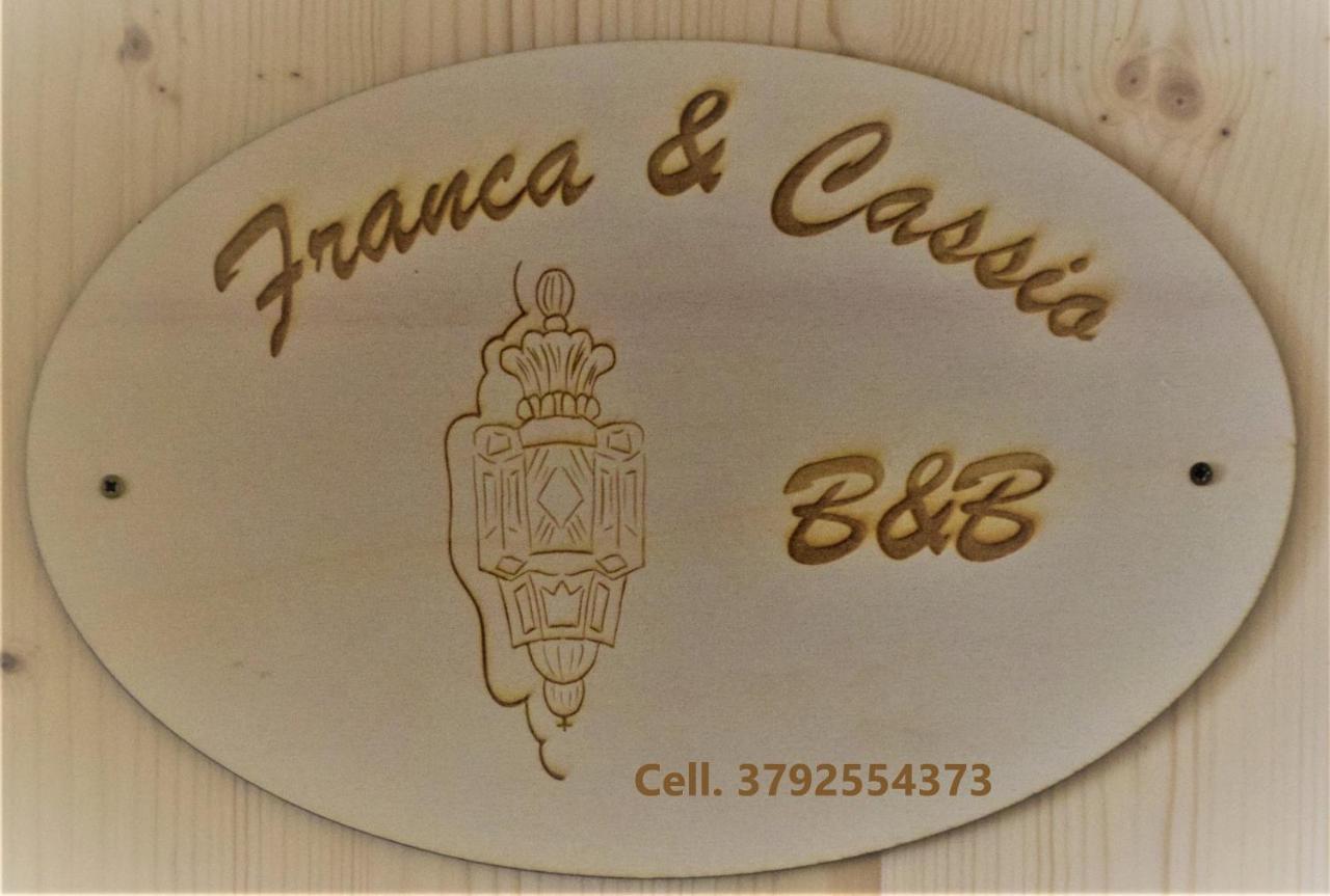 La Lanterna Di Franca E Cassio Apartment Pisa Luaran gambar
